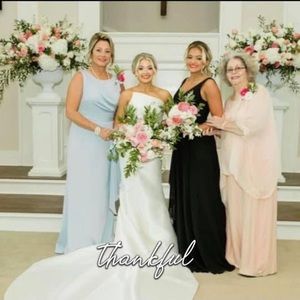 Meet your Posher, Dee dee